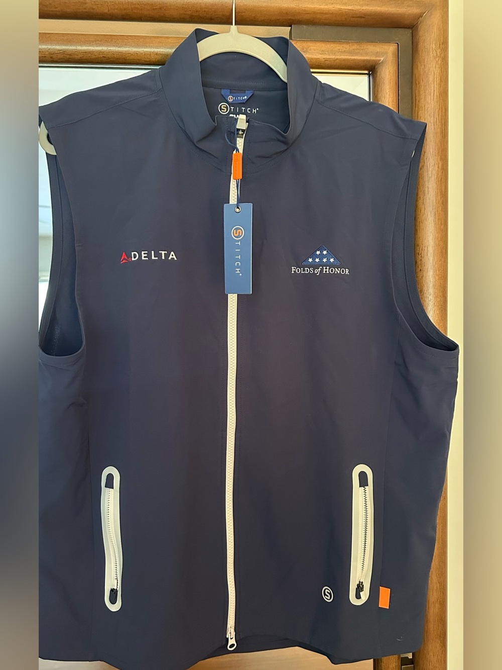 Stitch Golf GT Vest Men’s Large - Midnight color NWT